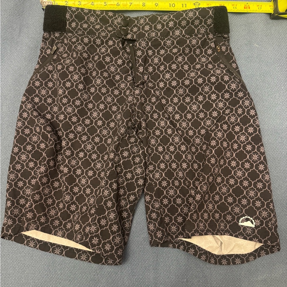 Zoic MTB Women’s Medium Black and Grey Shorts cute pattern VGC